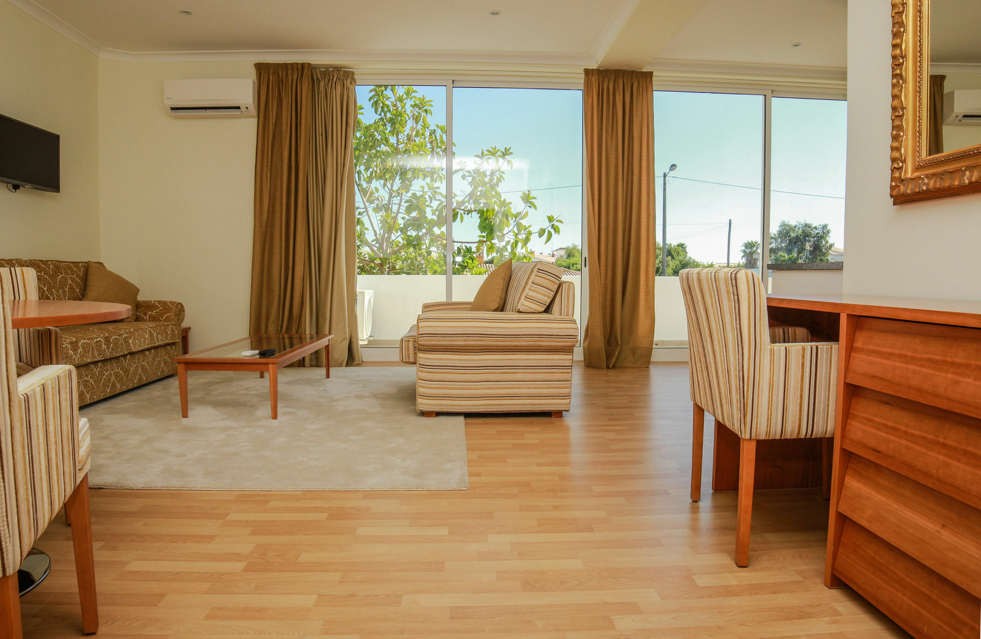 Lagoa Hotel Екстериор снимка